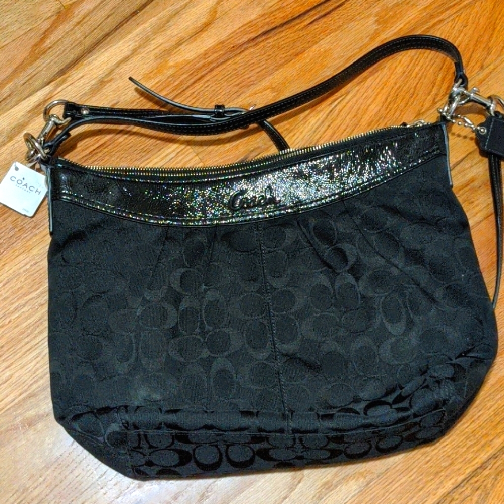 Coach handbag Signature Collection